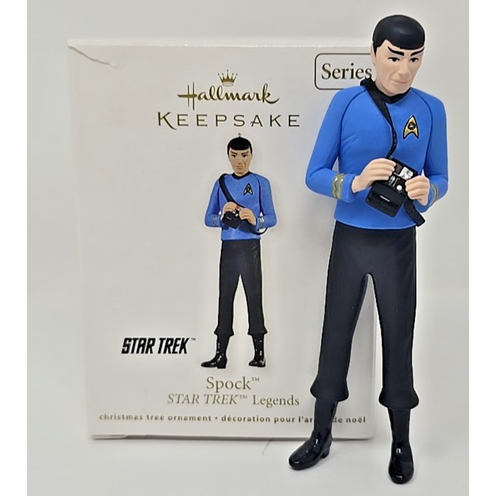 2012 Hallmark Keepsake Ornament Star Trek Legends - Dr. Leonard "Bones" McCoy U3